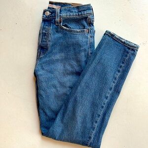 Levi’s Wedgie Straight Size 26